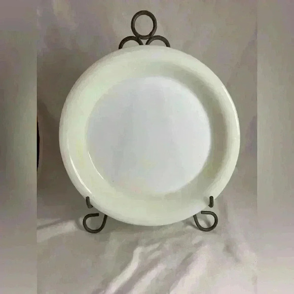 Pyrex,Lime Green,  Milk glass Pie Plate - Picture 1 of 2